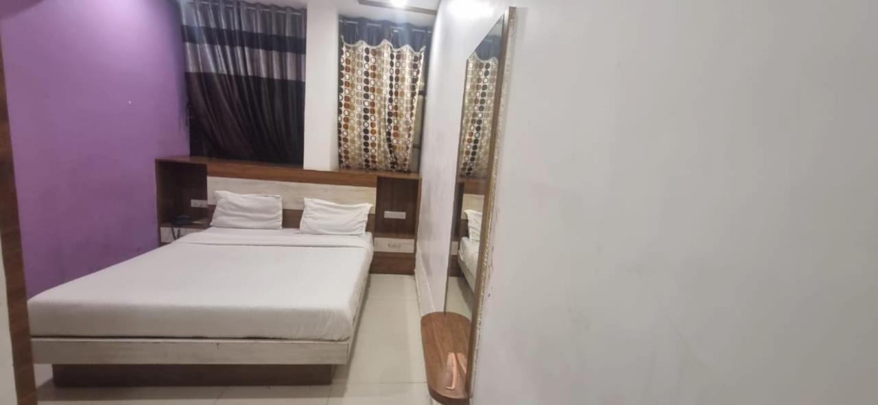 Hotel Jay Bhawani Ahmedabad Ngoại thất bức ảnh